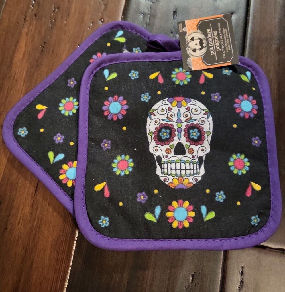 2 Sugar Skull / Day of the Dead Pot Holders Halloween Kitchen Decoration Purple